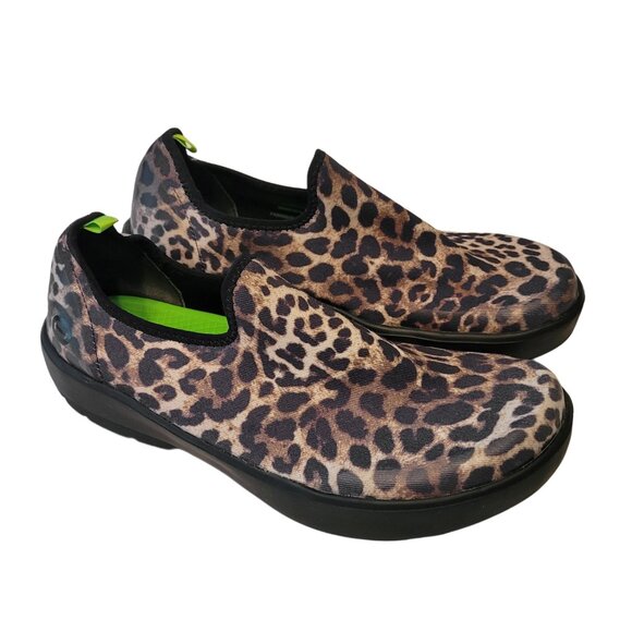 Oofos Oomg Huali Leopard Cheetah Slip On Recovery Shoes - Picture 1 of 11